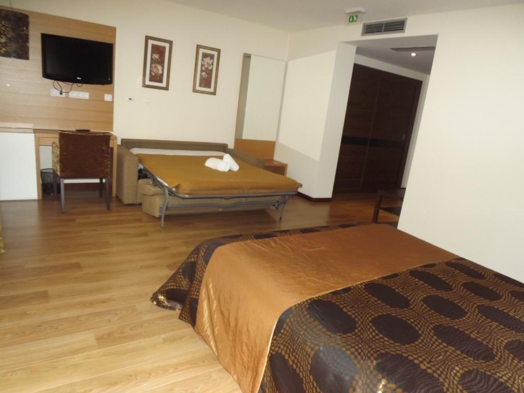Hotel Do Vale Aguiar da Beira Bagian luar foto