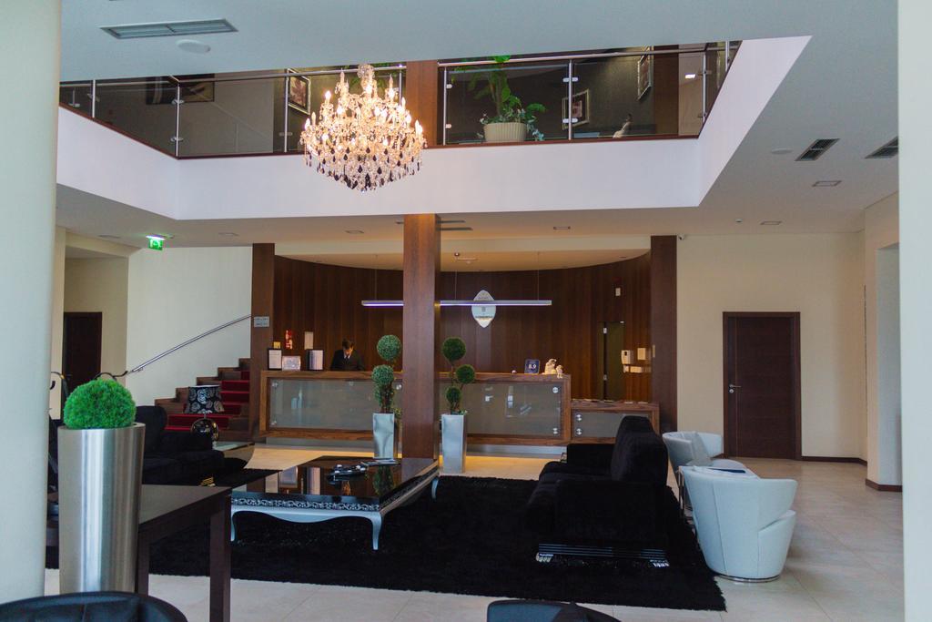 Hotel Do Vale Aguiar da Beira Bagian luar foto