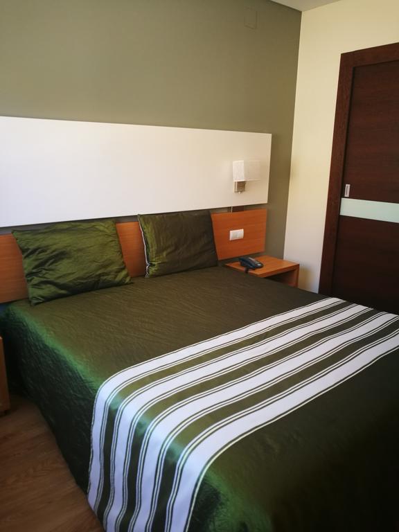 Hotel Do Vale Aguiar da Beira Bagian luar foto