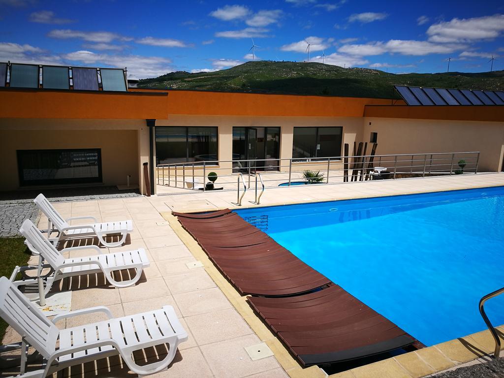 Hotel Do Vale Aguiar da Beira Bagian luar foto