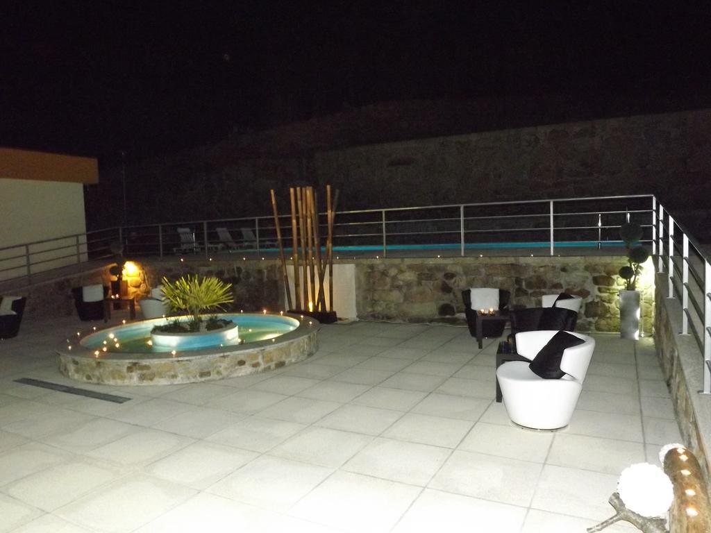 Hotel Do Vale Aguiar da Beira Bagian luar foto