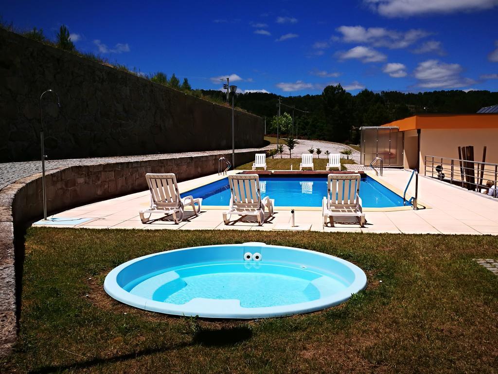 Hotel Do Vale Aguiar da Beira Bagian luar foto