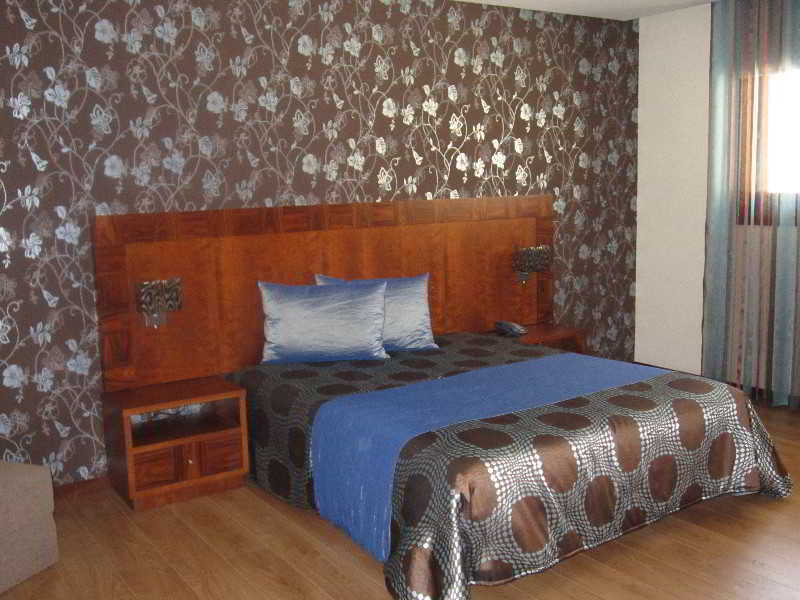 Hotel Do Vale Aguiar da Beira Bagian luar foto