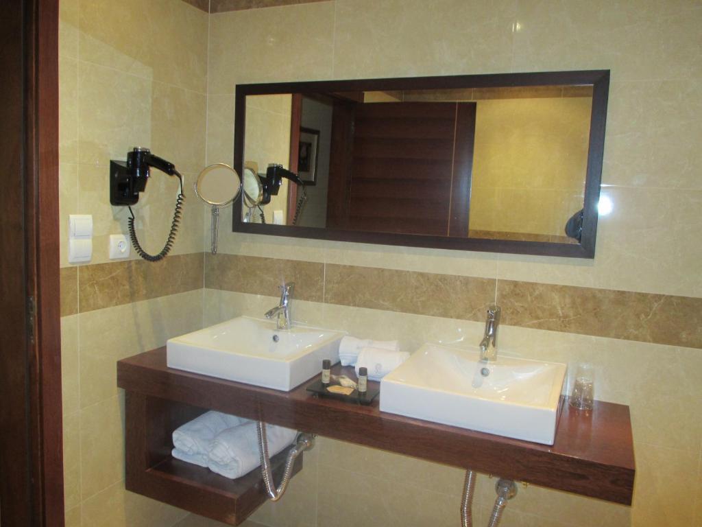 Hotel Do Vale Aguiar da Beira Ruang foto