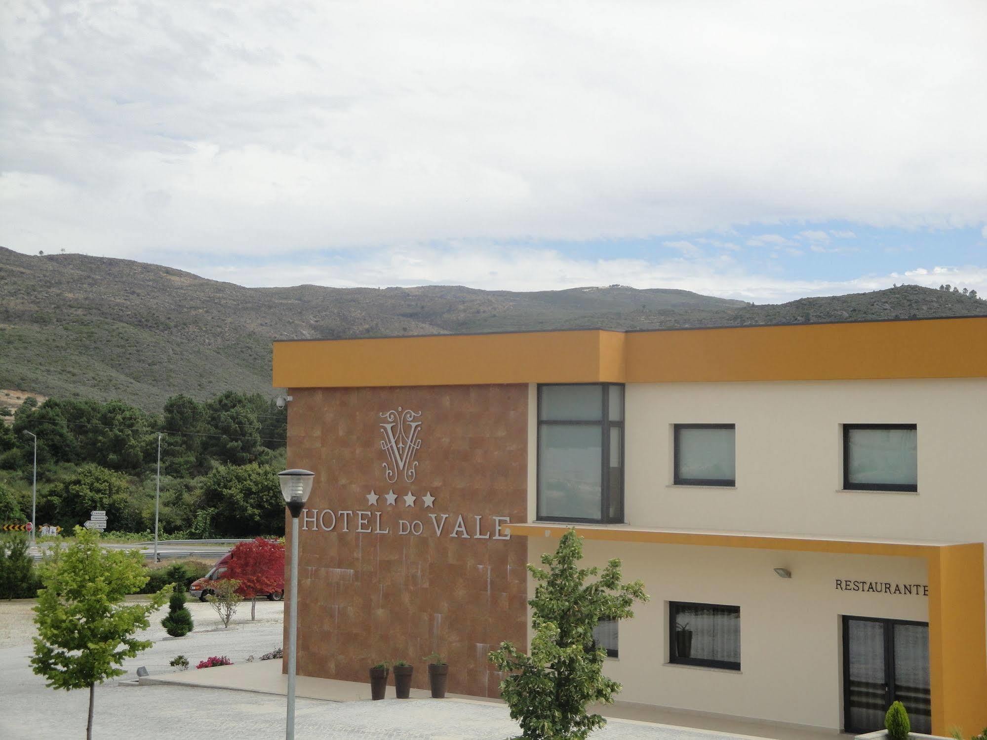 Hotel Do Vale Aguiar da Beira Bagian luar foto