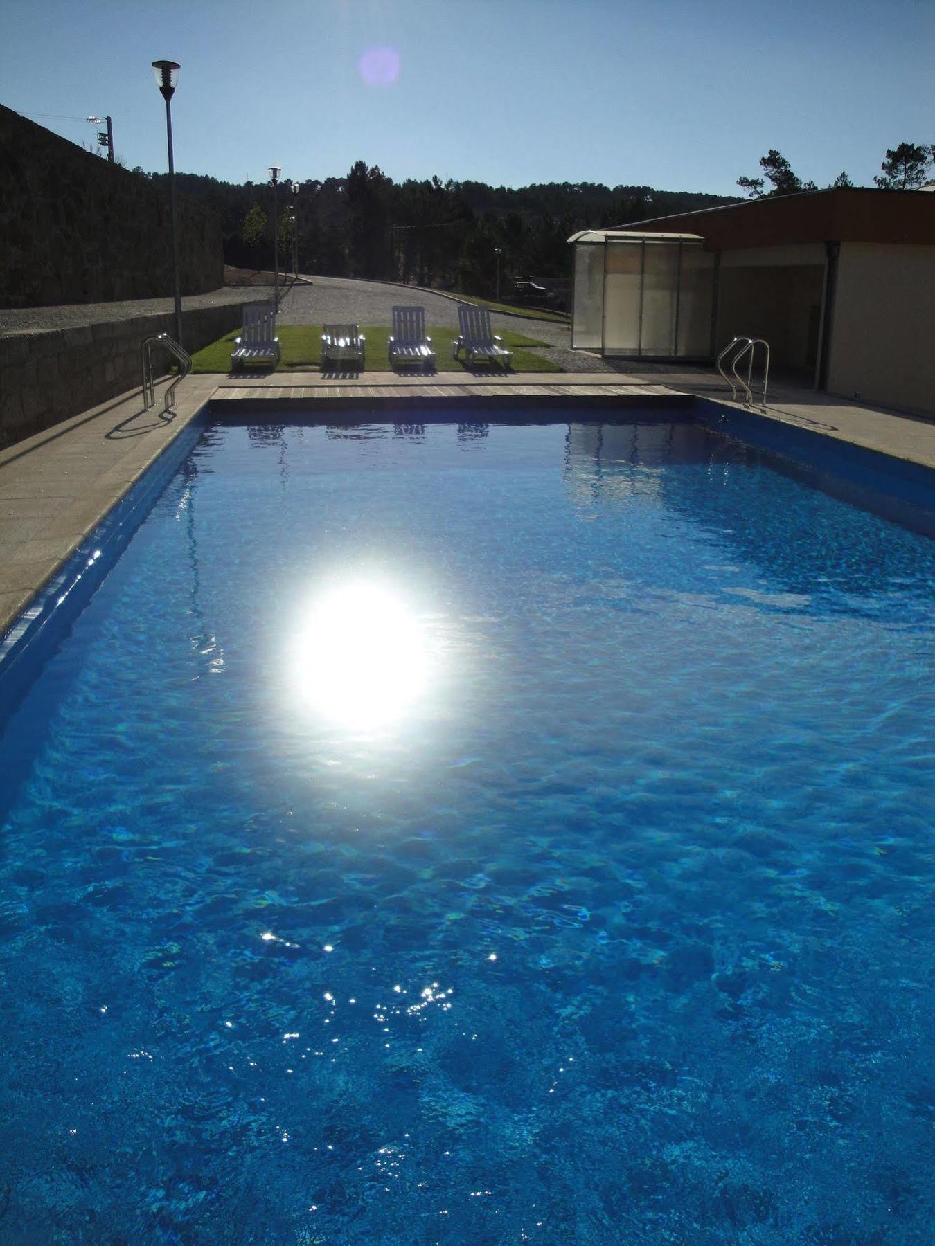 Hotel Do Vale Aguiar da Beira Bagian luar foto